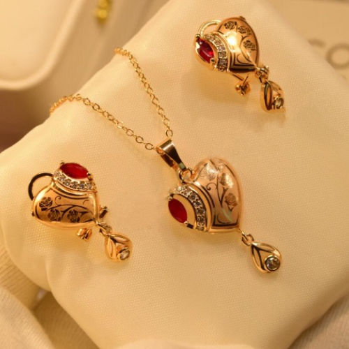 Beautiful Heart Necklace Set
